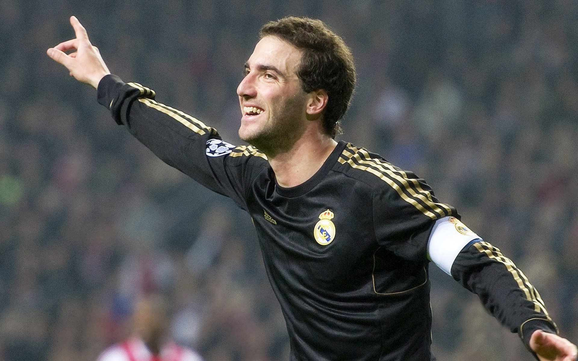 2019年全明星：库里“神级”出手引发全场欢呼声，17年全明星库里