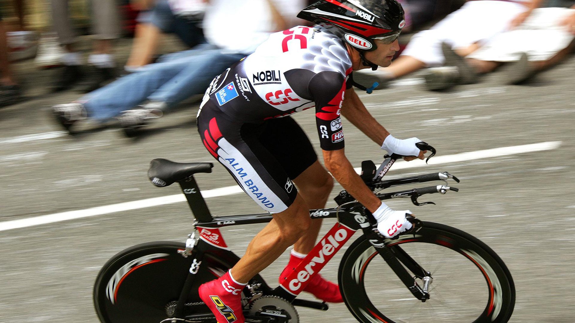 “超级劲旅崛起：黑马球队的逆袭故事”